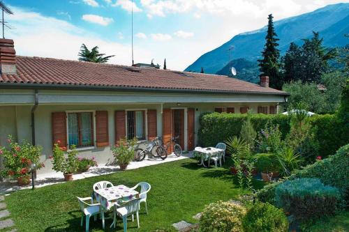  Casa Facchinetti Orange Apartment in Malcesine