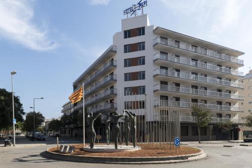Hotel Papi - image 10
