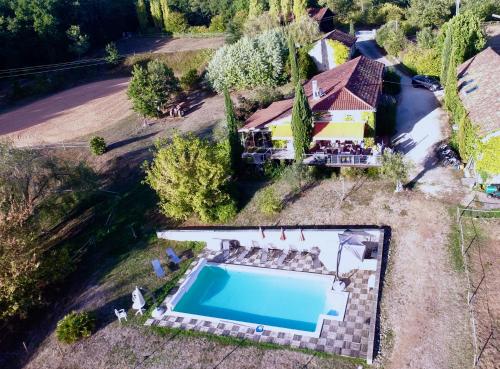 La ferme de Pouzatel proche Bonaguil