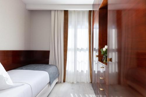 Suites Center Barcelona - image 10