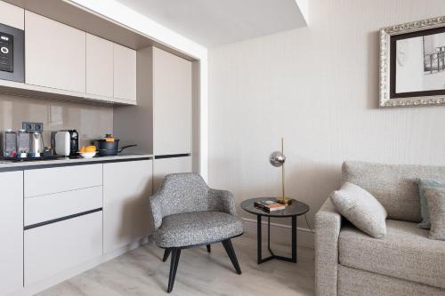 Suites Center Barcelona - image 12