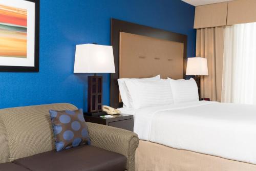 Holiday Inn Chicago - Elk Grove, an IHG Hotel