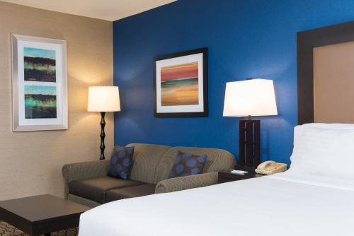 Holiday Inn Chicago - Elk Grove, an IHG Hotel