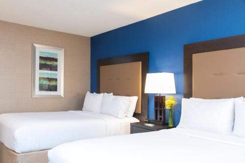 Holiday Inn Chicago - Elk Grove, an IHG Hotel