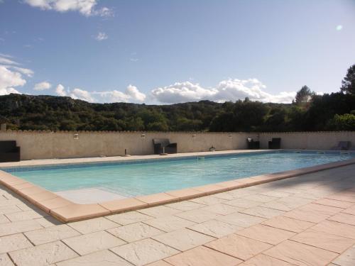 Peldbaseins, Domaine Saint Martin in Valliguieres