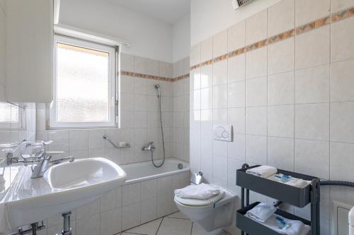 Lido Apartments - image 5
