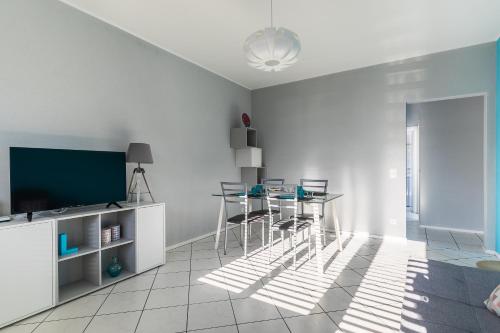 Lido Apartments - image 13