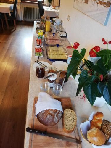 อาหารและเครื่องดื่ม, Pension Oberhauser in สคอปเปอร์เนา