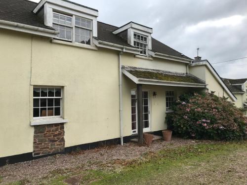 Mid-devon Rural Cottage