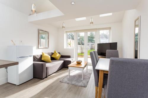 New Build ? Serviced Apartment Brentwood