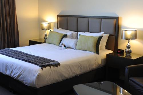 ริเวอร์ไซด์ โอ๊ค กอล์ฟ รีสอร์ท (Riverside Oaks Golf Resort) in ฮอว์คส์บิวรี่แวลเลย์