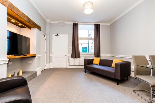 City Apartments - Sycamore Place - image 3