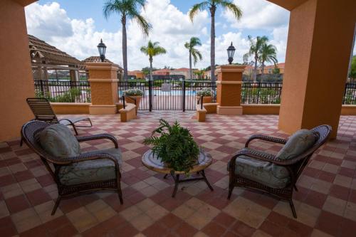 DISNEY Large Family-Friendly Townhouse w/Pool - 06