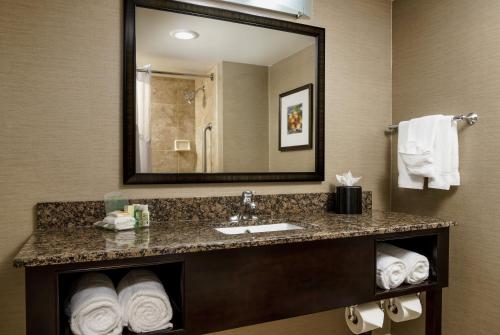 Holiday Inn Charlotte University, an IHG Hotel