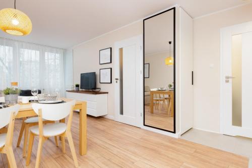 Apartments Warsaw Królewska by Renters - image 3