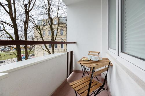 Apartments Warsaw Królewska by Renters - image 8