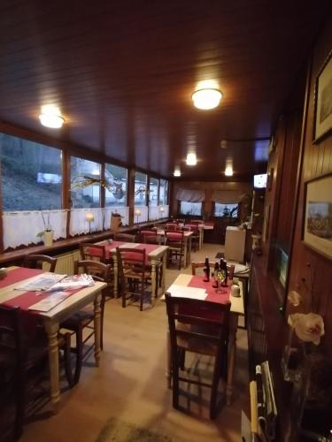 Le Liège (Le Liege) in Ла Роше-ен-Арденне