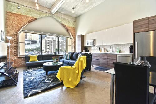 GA Living Suites- Downtown Dallas Corporate Suites in Dallas City Center