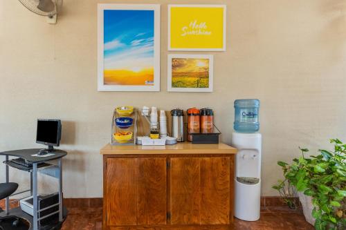 Americas Best Value Inn of Elk City - image 2