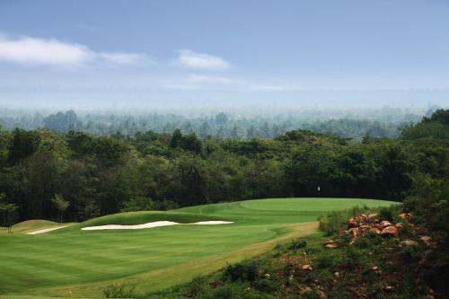 Mountain Creek Golf Resort & Residences