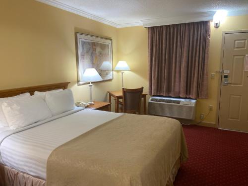 1 queen bed