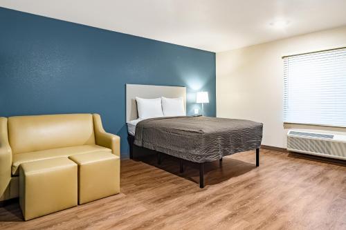 WoodSpring Suites Toledo Maumee - image 10