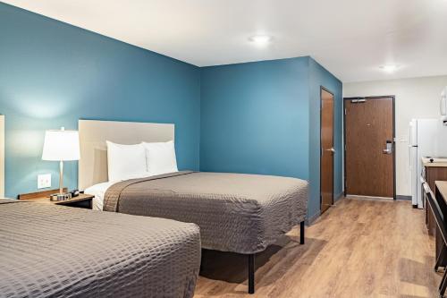 WoodSpring Suites Toledo Maumee - image 5