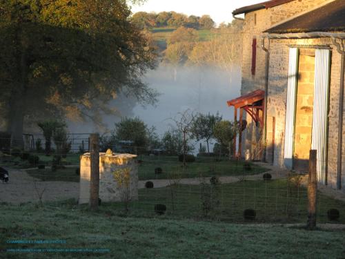 La Ferme de Pomereix chambre d'hôte Miaumande