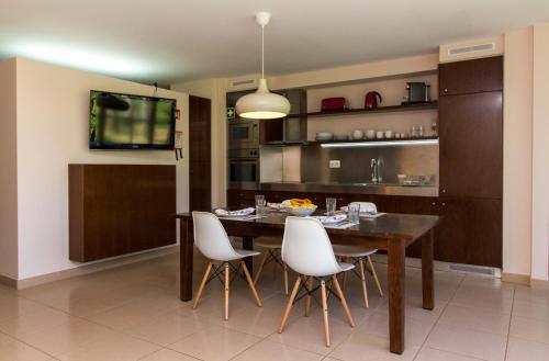 Apartment Salgados Beach- D´alma Garden View - image 2