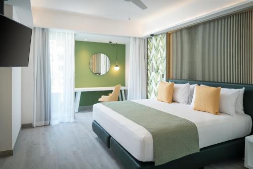 Superior Suite Ocean View for 2 Adults