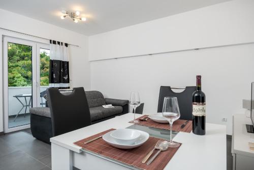 Apartment image 5