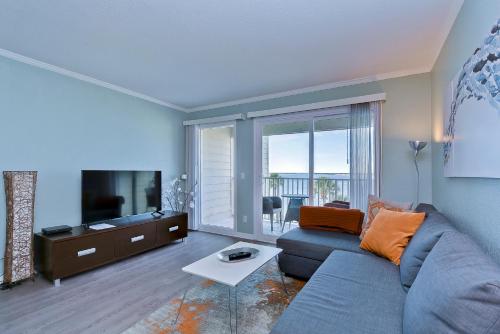 412-AMAZING Views, Waterfront, WIFI, Pool, Close to BUCS Stadium detail