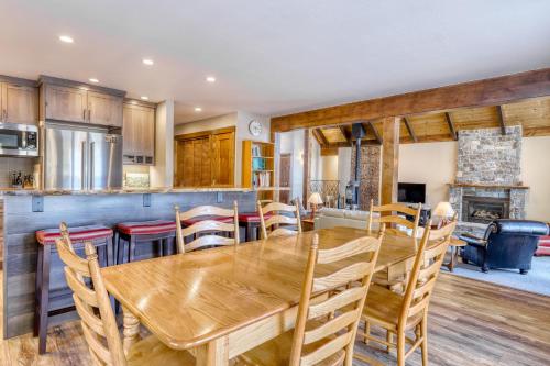 Country Club Retreat - image 6