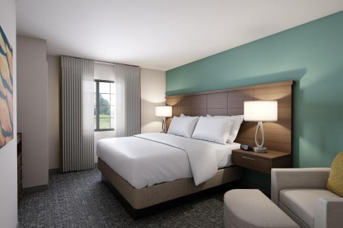 Staybridge Suites - Columbus - Worthington, an IHG Hotel