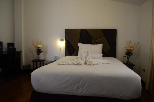 2 twin beds