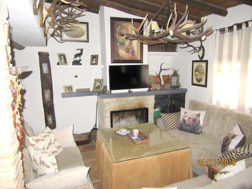 Gostinjska soba, 5 bedrooms house with furnished terrace and wifi at El Alcornocal in Fuente Obejuna