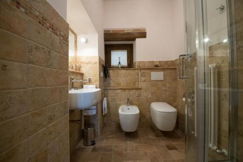 Bathroom, B&B Terra di Marca in Montefortino