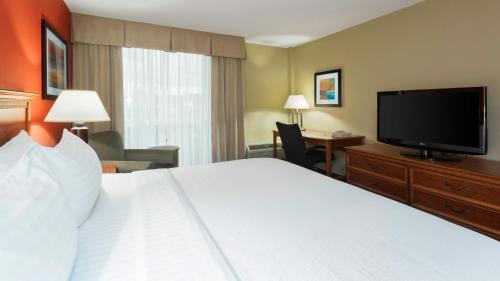 Holiday Inn Cincinnati-Riverfront