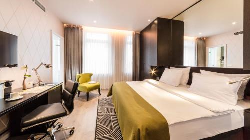 Holiday Inn Dresden - Am Zwinger by IHG, Dresden