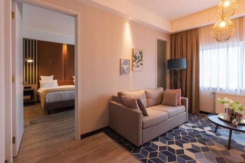 Shanghai Hotel Holland - main image