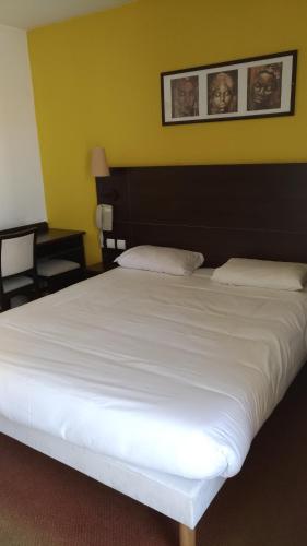 Kyriad Direct Arles Nord Hotel de charme Le Sambuc