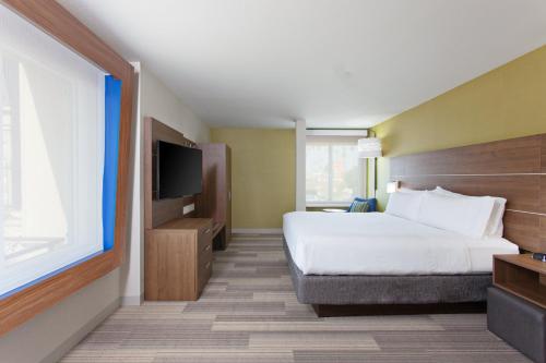 Holiday Inn Express Hotel & Suites Pasadena-Colorado Boulevard By IHG in Pasadena
