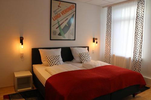 room detail thumbnail 0