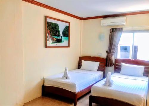 room detail thumbnail 1