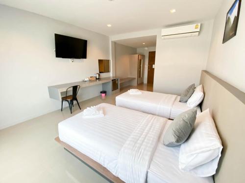 Twin room, superior, city view