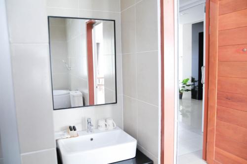 Triple room, city view, 3 beds