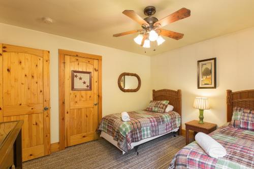 Rooster Ridge in Hendersonville, USA