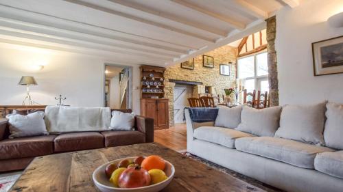 Butts Farm - image 2