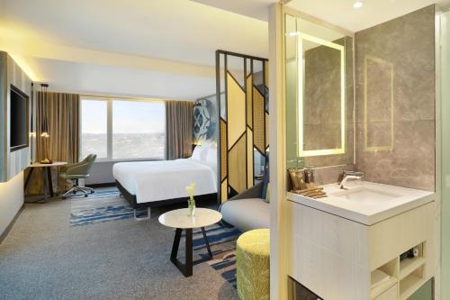 room detail thumbnail 1