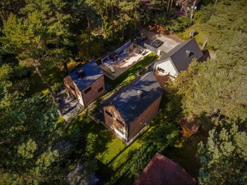 Зовнішній вигляд готелю, Enklava in Дебкі